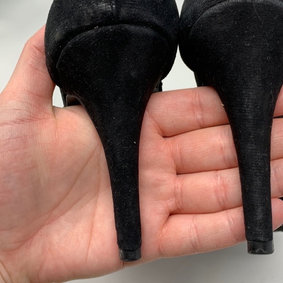 Fergalicious Strappy Black Jeweled open toe Heels - Picture 12 of 14